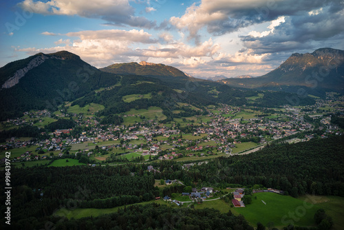 Blick auf Bad Goisern im Salzkammergut photo