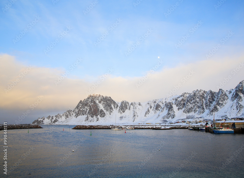 Porto di Bleik in inverno (febbraio). Isole Vesteralen, Andoya, Norvegia Porto di Bleik in inverno (febbraio). Isole Vesteralen, Andoya, Norvegia