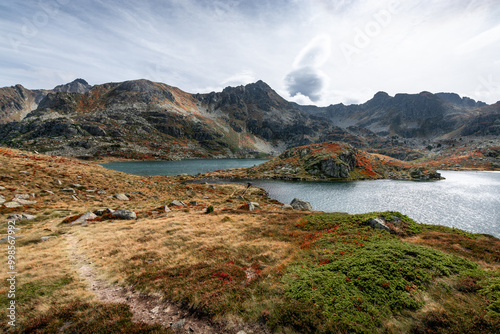 Etangs de Fontargente, lac de montagne dans les Pyrénées - Ariège - France