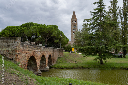 Obraz na plátně abbazia di pomposa italia
