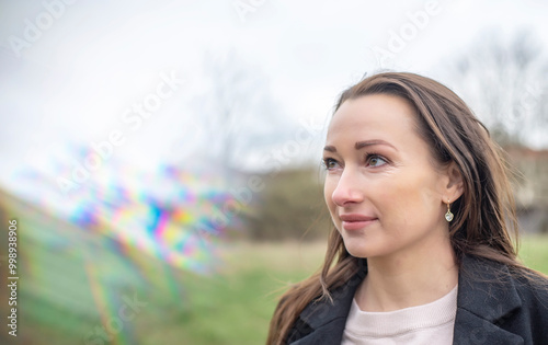 Porträt einer hübschen jungen Frau