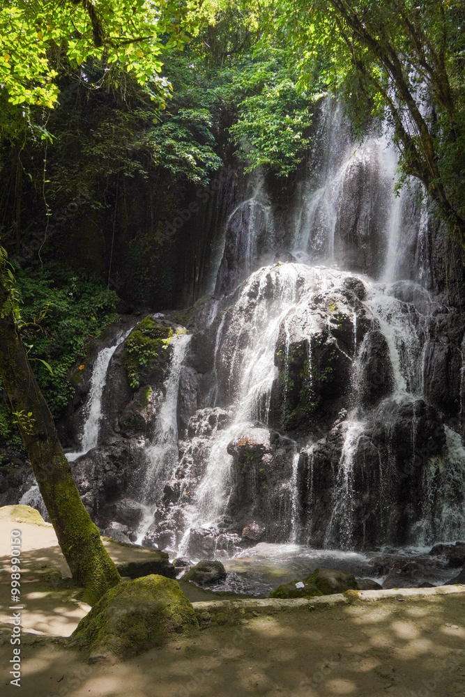 Obraz premium A photo taken from a waterfall at a local resort.