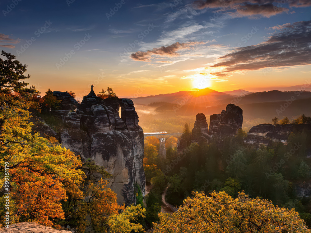 Obraz premium sunset in the mountains