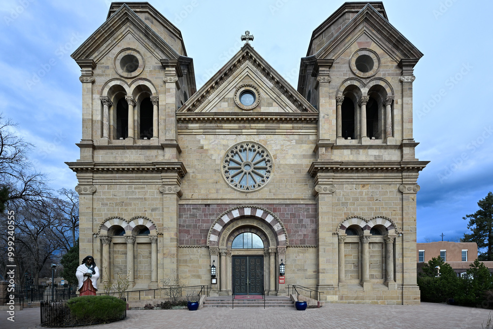 Obraz premium Cathedral Basilica of St. Francis of Assisi - Santa Fe, New Mexico