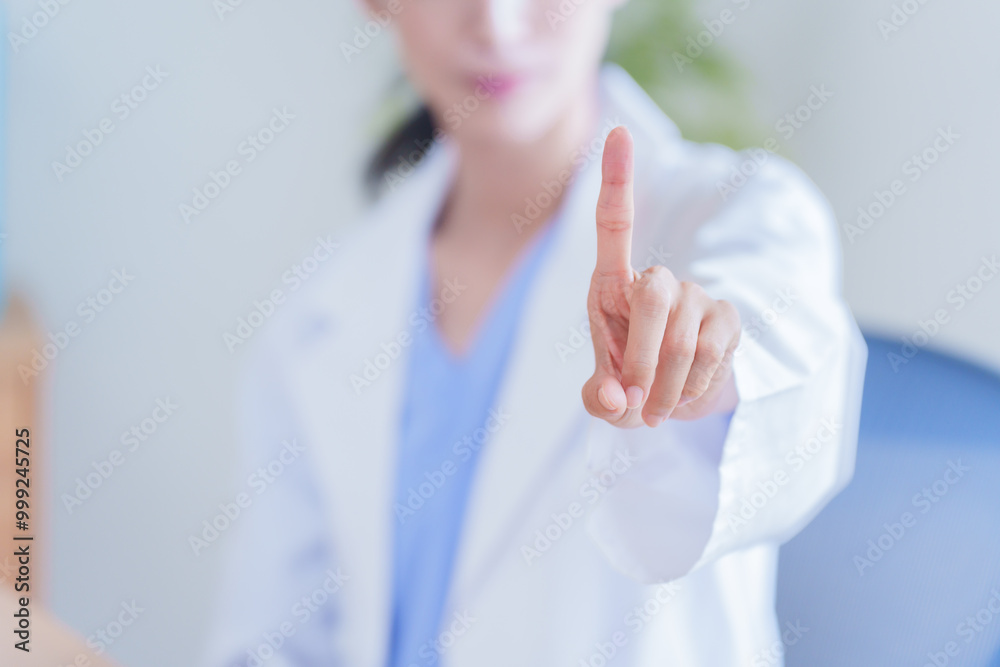 働く女性医師. 働く女性医師.