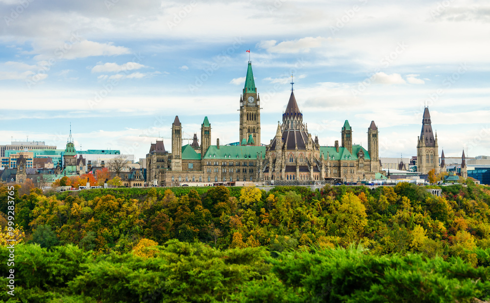 Fototapeta premium Parliament Hill in autumn season, Ottawa, Canada
