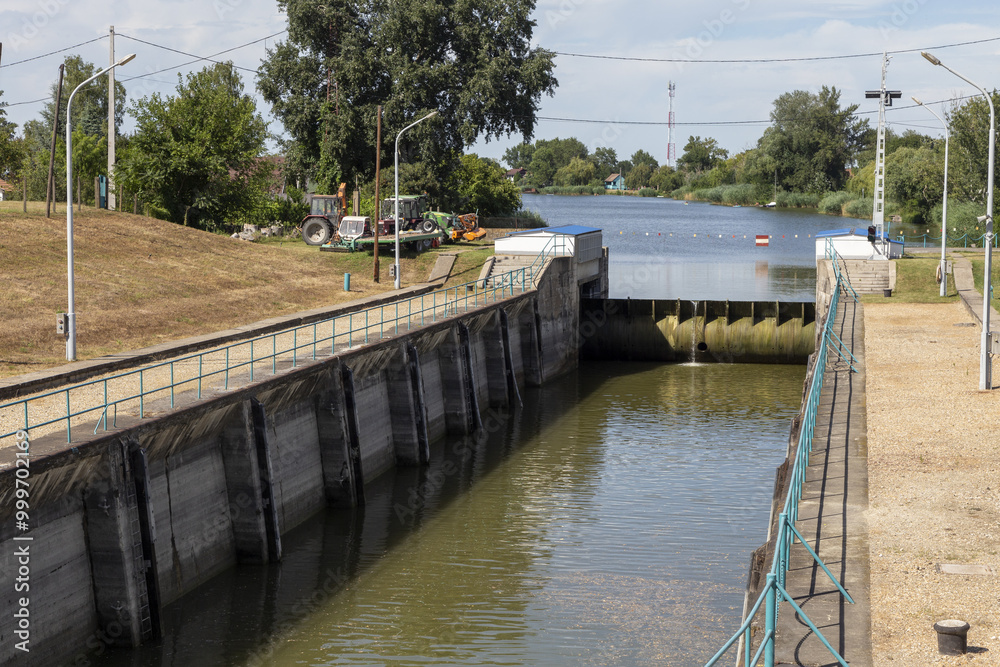 Schleuse an der Donau bei Tass, Ungarn Schleuse an der Donau bei Tass, Ungarn