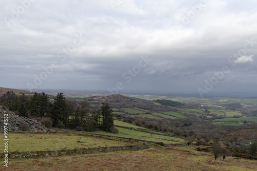 Fotografie Looking into Devon from Minions on Bodmin moor on a grey cloudy day