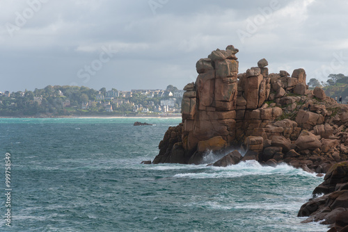 Jolis paysages de mer sur la côte de granit rose en Bretagne -France photo