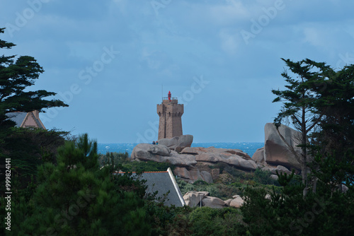 Jolis paysages de mer sur la côte de granit rose en Bretagne -France photo