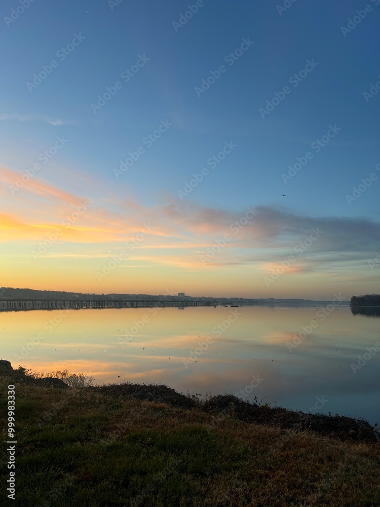 Fototapeta premium Gorgeous Potomac River Coloful Sunset