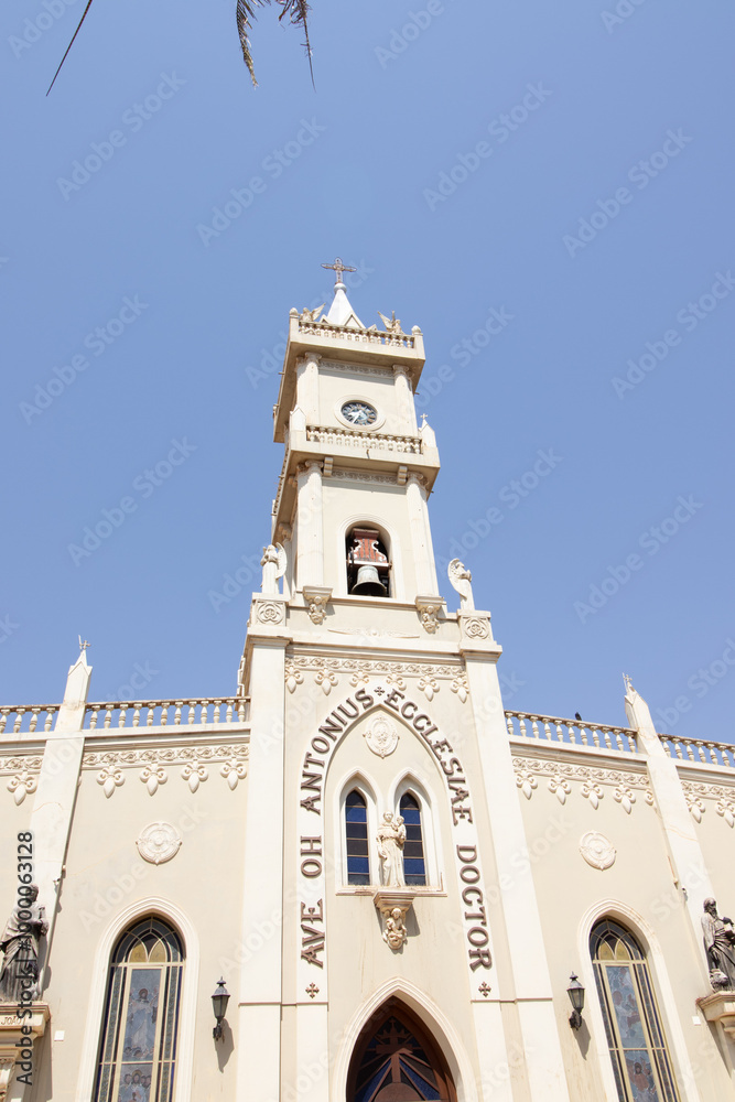 Fototapeta premium Praca Nove de Julho e Matriz de Santo Antonio em Taiuva, Interior de Sao Paulo