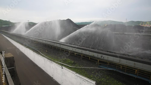 An Industrial Conveyor System Effectively Handling Bulk Material For Various Applications