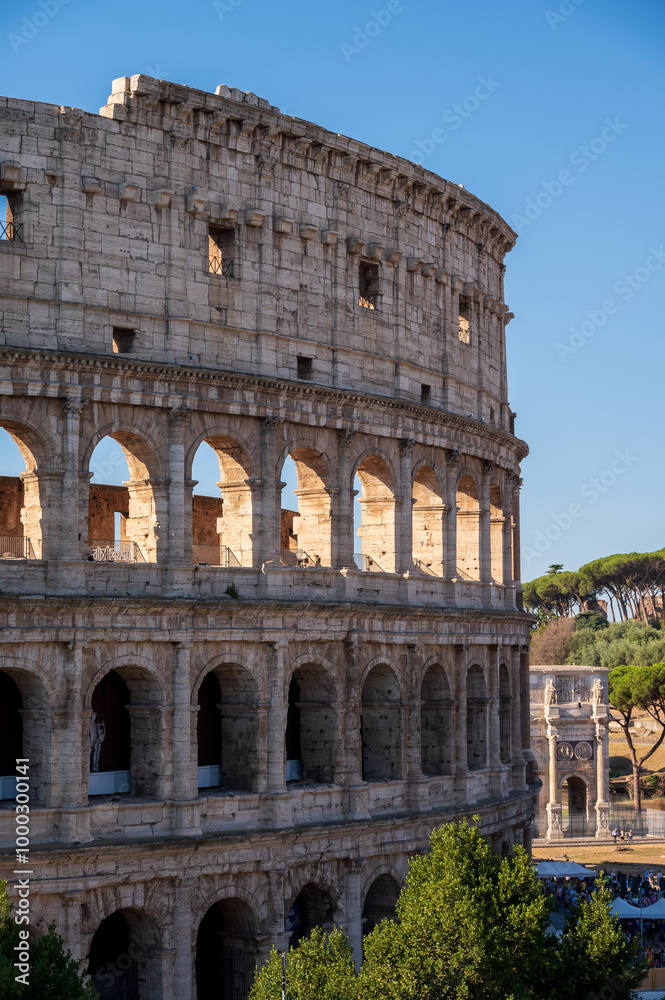 Obraz premium Views of the landmark Colosseum of the Ancient Roman Empire.