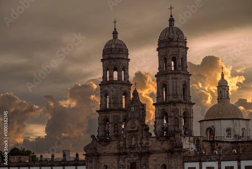 Basílica de Nuestra Señora de Zapopan, arquitectura, barroco, santuario franciscano, atardecer