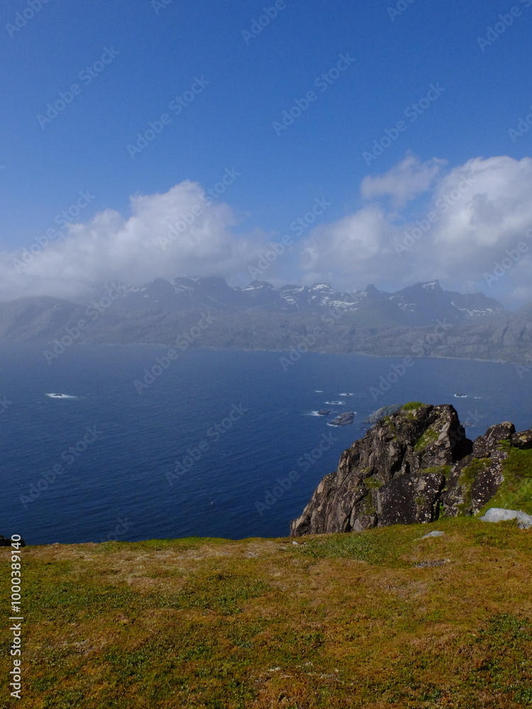 Fototapeta premium Mountains in to the sea in Lofoten