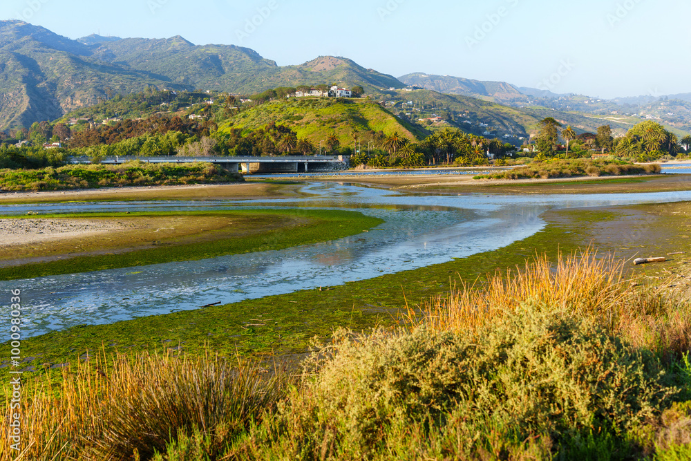 Obraz premium Tranquil Marshland View with Hills Near Malibu Lagoon Landscape