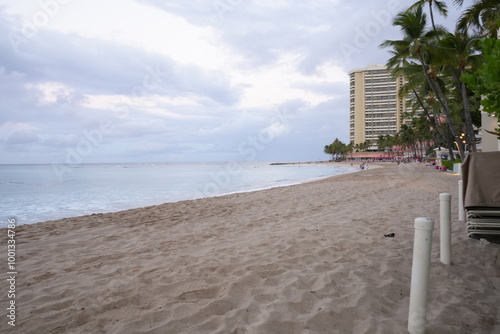 Waikiki Beach in Honolulu, Hawaii, USA - アメリカ ハワイ ホノルル ワイキキビーチ