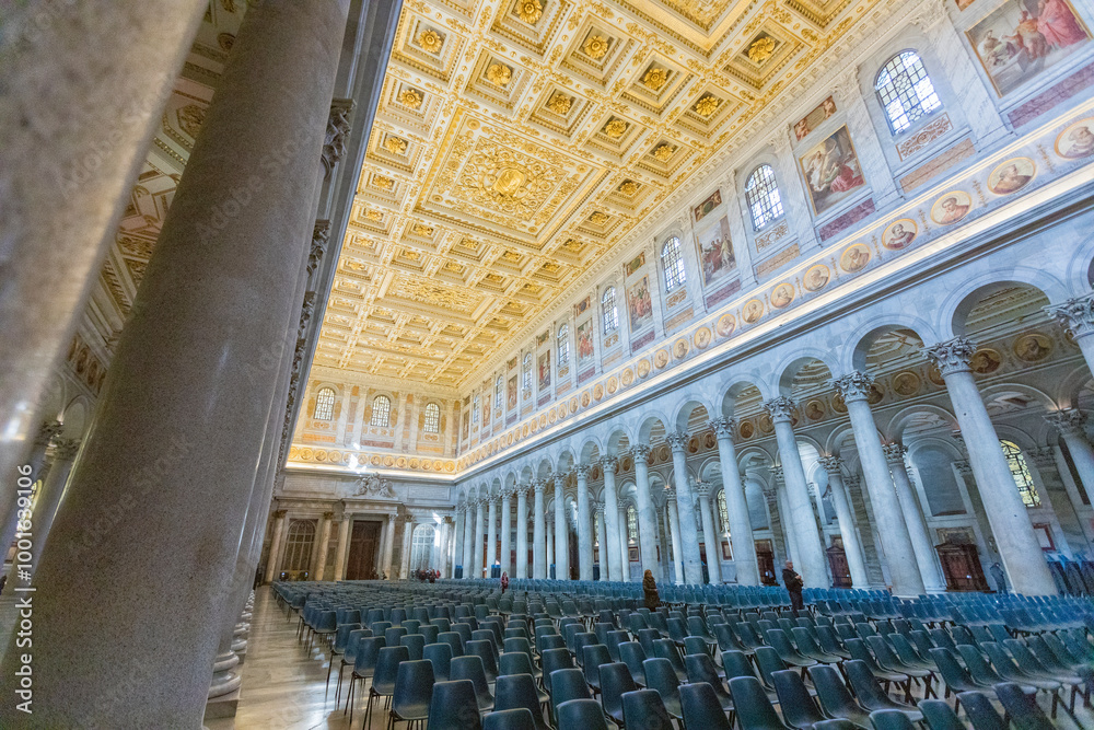 Basilica di San Paolo fuori le mura a Roma. La religione cattolica.
