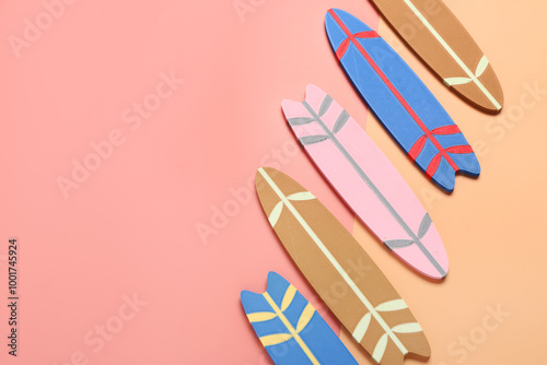 Different mini surfboards o...