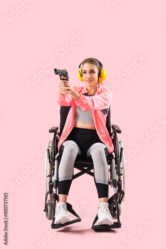 Sporty young woman in wheel...