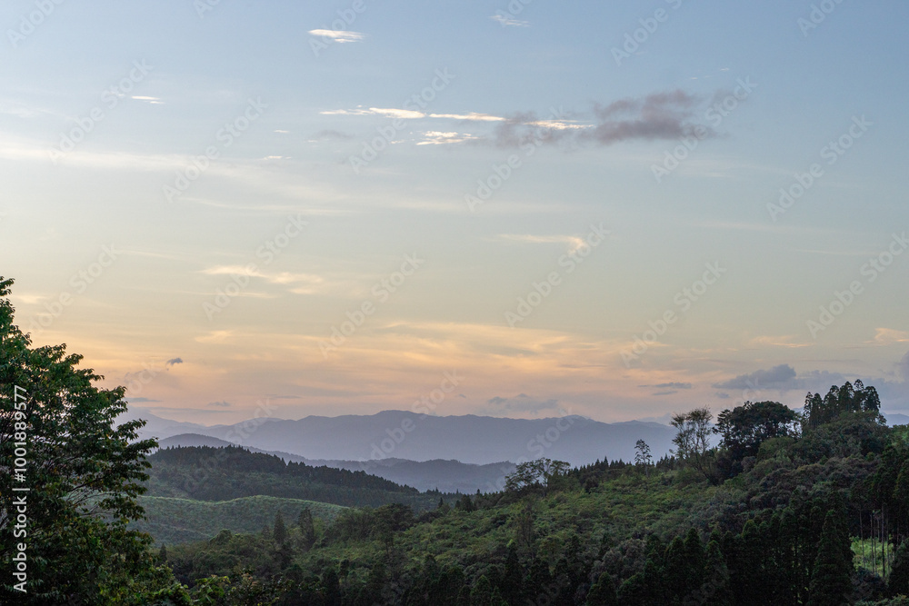 夕暮れの山 夕暮れの山
