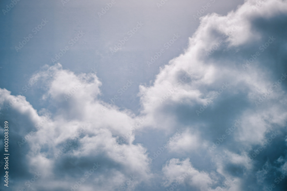 Serene Sky: Cumulus Clouds Adrift in Sunlit Blue Serene Sky: Cumulus Clouds Adrift in Sunlit Blue