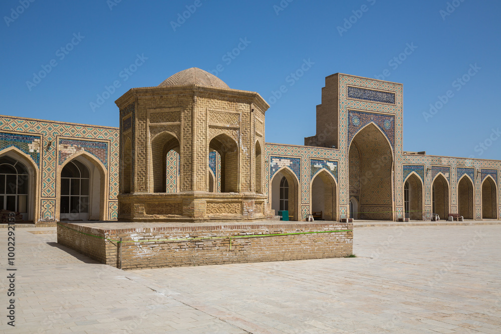 Obraz premium Inner courtyard of the Kalyan Mosque in Bukhara