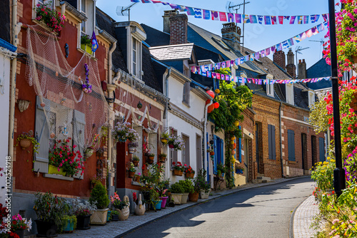 Fototapeta Naklejka Na Ścianę i Meble -  La rue des pêcheurs à Saint-Valery-sur-Somme