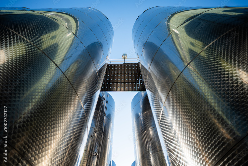 Wine steel tanks
