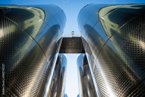 Wine steel tanks