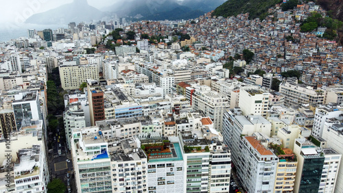 Visão aérea do bairro de Ipanema e da favela do cantagalo pavão pavãozinho na cidade do rio de janeiro, rj, brasil photo