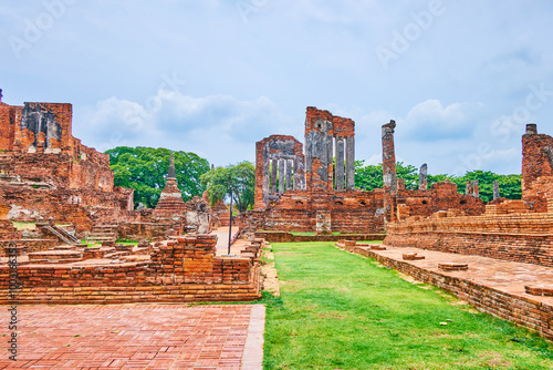 The ruins of Wat Phra Si Sanphet archaeological complex, Ayutthaya, Thailanda photo