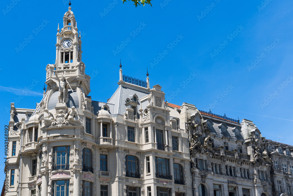 Fototapeta premium Avenida dos Aliados is an important street in the parish of Santo Ildefonso, in the downtown area of ​​the city of Porto, Portugal. West front of Avenida dos Aliados, seen from the south