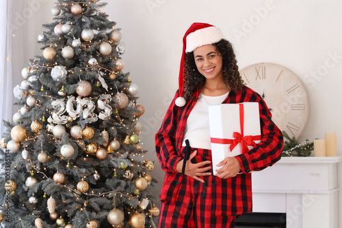 Pregnant African-American w...