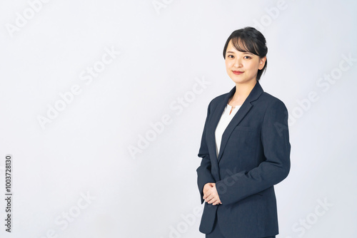 笑顔の女性ビジネスパーソン photo