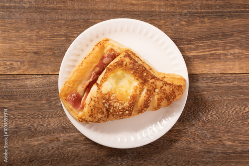 チーズ入りハムデニッシュ