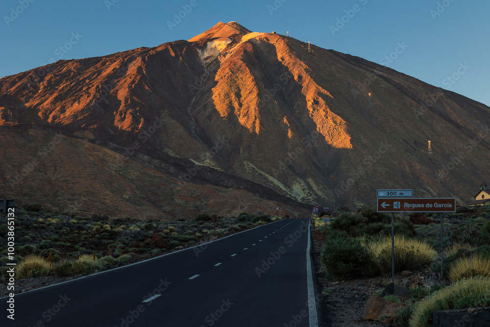 La Ruleta Vista Point with a spectacular views of Teide volcano. This is easy access place to see this mountain.