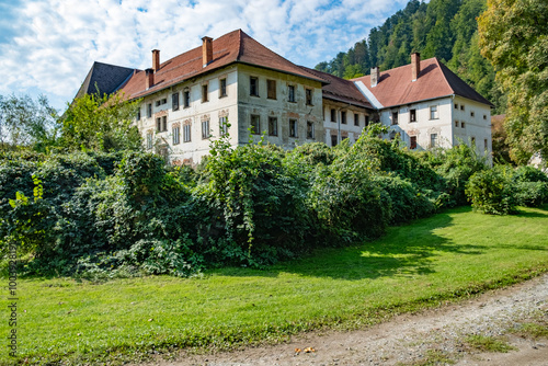 Wallpaper Mural Ehemaliges Prämonstratenser-Chorherrenstift St. Maria in Griffental . Stift Griffen . Griffen Abbey  Torontodigital.ca