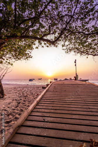 Sonnenaufgang Malediven Insel