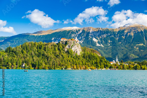 Obraz na płótnie Bled lake in Slovenia in autumn, amazing landscape w salonie