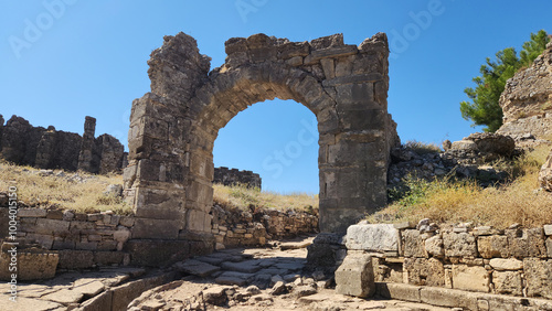 Konstfotografi Main gate to the agora in Aspendos ancient city in Antalya province of Turkey