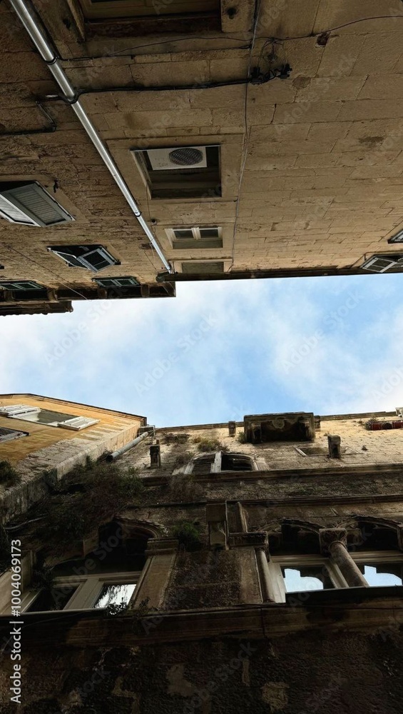 Obraz premium old abandoned building