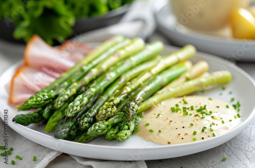 Asparagus With Hollandaise Sauce and Ham