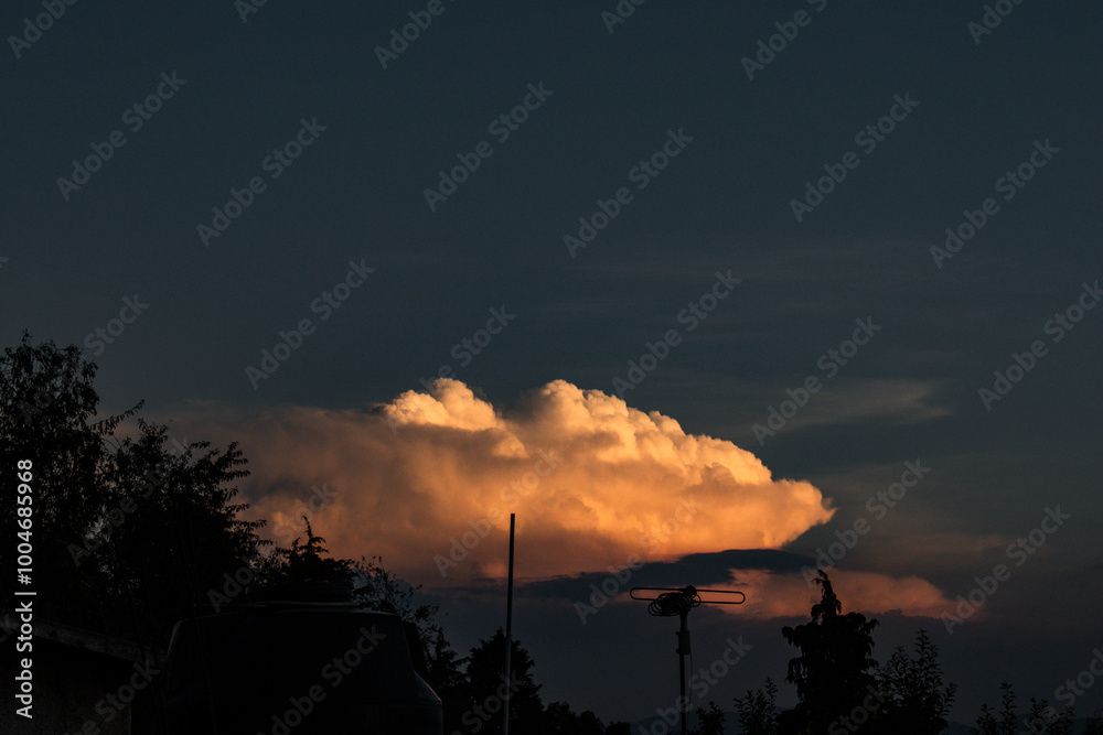 Fototapeta premium nube amarilla atardecer 