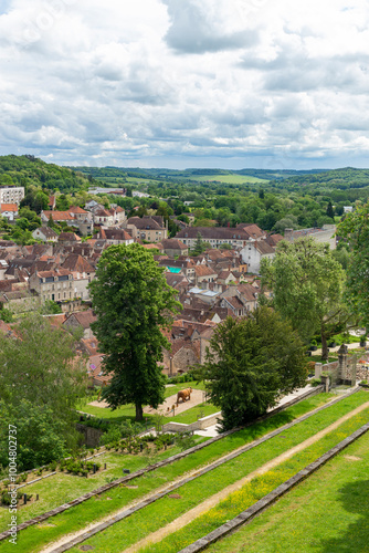 Vu du haut du jardin de Montbard