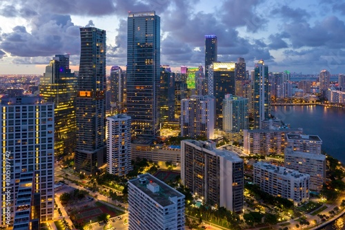 Fototapeta Naklejka Na Ścianę i Meble -  Downtown Miami waterfront, buidings and condos at night, Florida, United States.