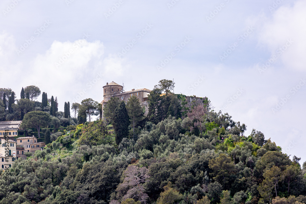 Fototapeta premium Houses on hill in small village near Portofino