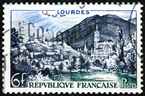 Obraz na płótnie Postage stamp France 1954 View of Lourdes, France w salonie