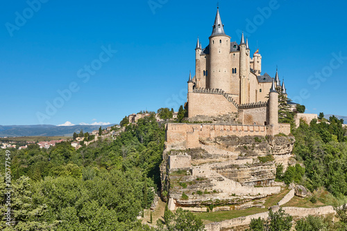 Obraz na płótnie Segovia alcazar and cathedral. Medieval town in Spain. Panoramic view w salonie